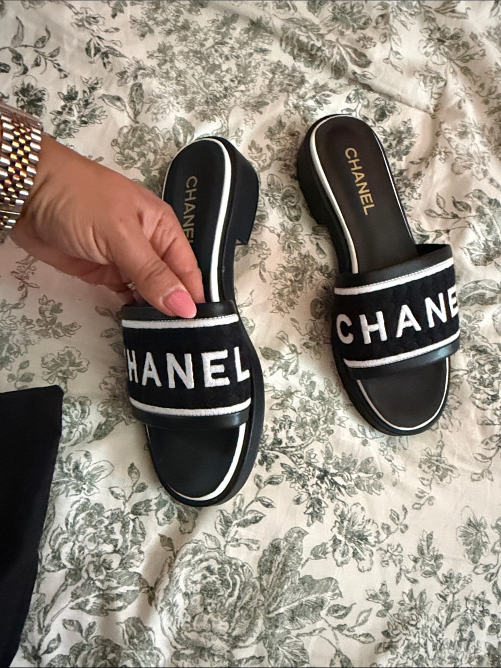 CHANEL Black and White Logo Slide Sandals - Picture 5 of 6